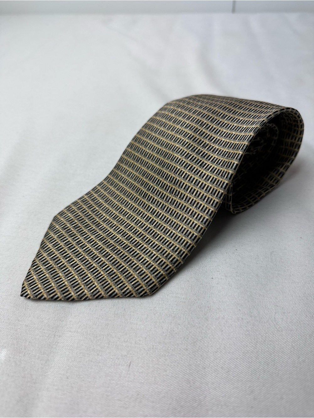 Umberto Bossi Necktie Tie Silk Hand Made from Italy  Gray Black Silver Geometric